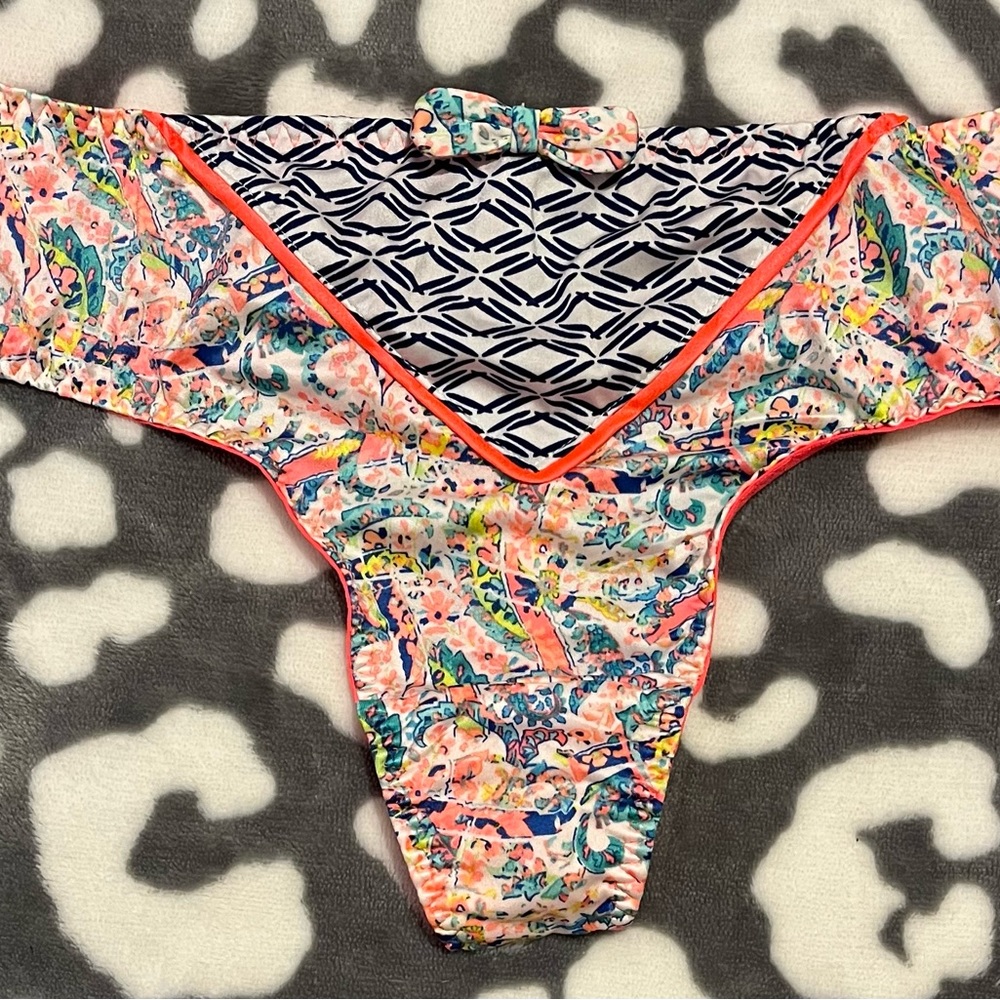Victoria’s Secret wide side thong